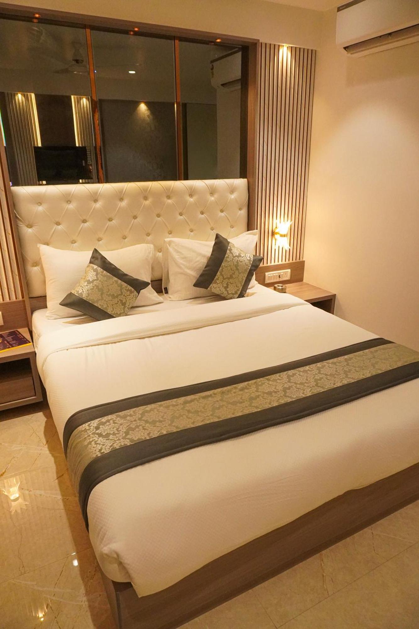 Hotel Spencer-นาวีมุมไบ ภายนอก รูปภาพ