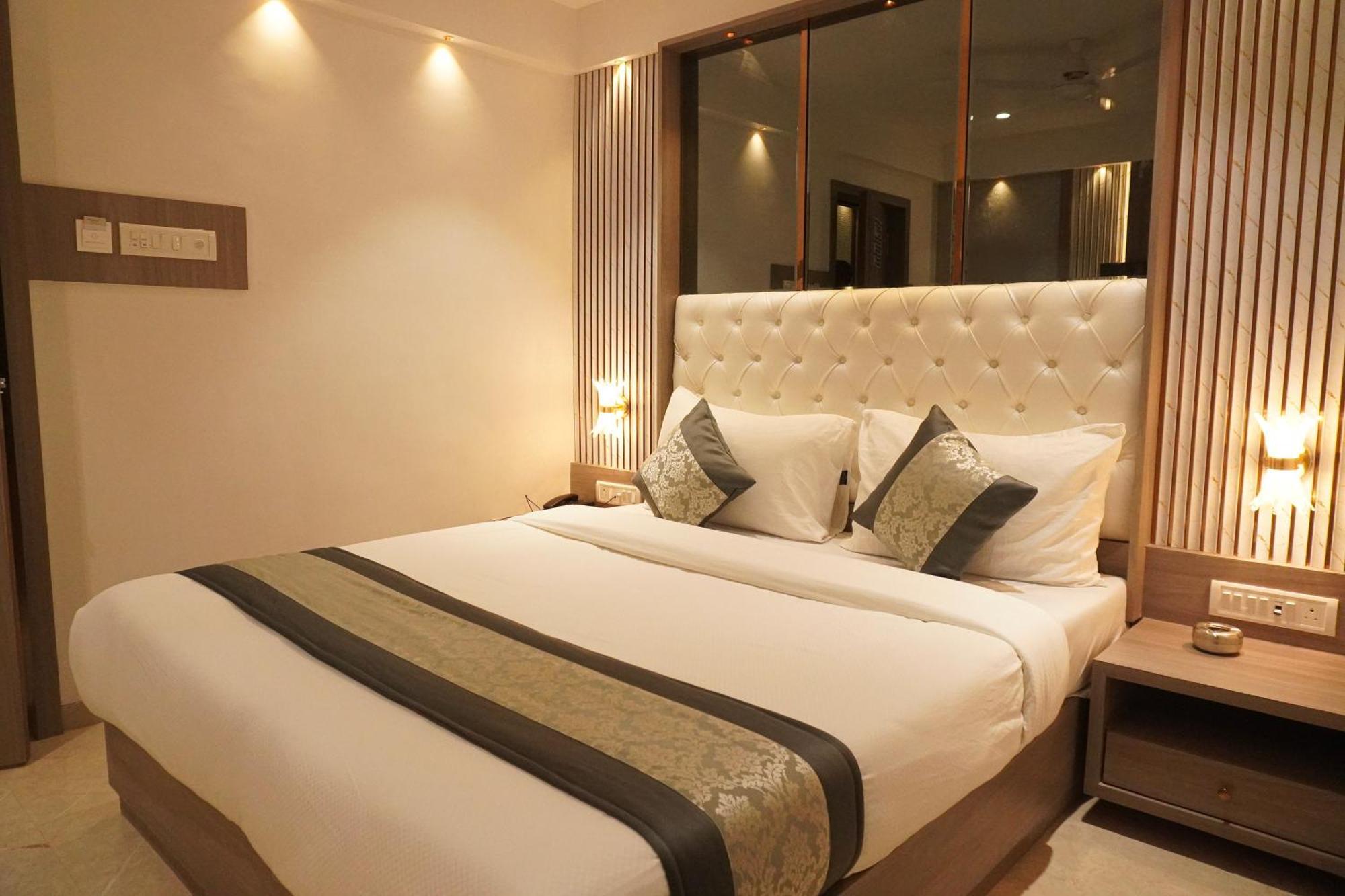 Hotel Spencer-นาวีมุมไบ ภายนอก รูปภาพ